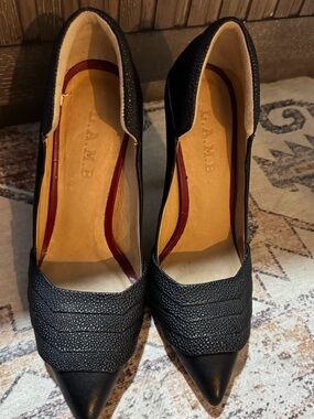 L.A.M.B. Black Textured Pointed Toe Pumps

NEW. Size 8M